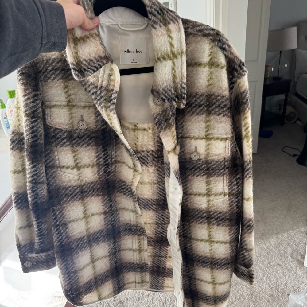 Aritzia button up